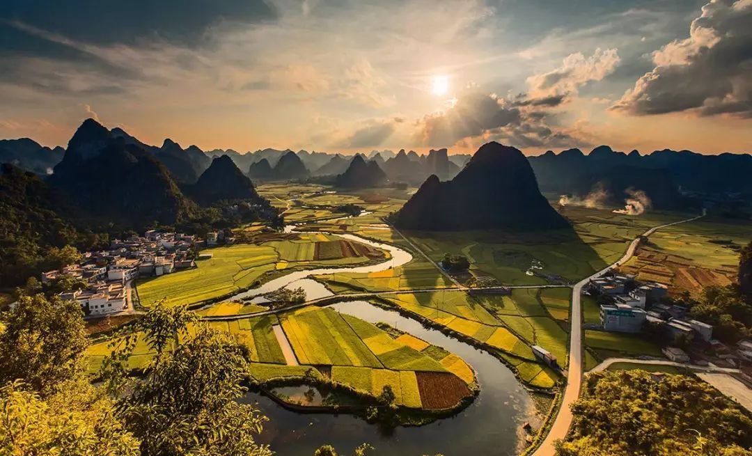 广西发展，双刃剑效应探析